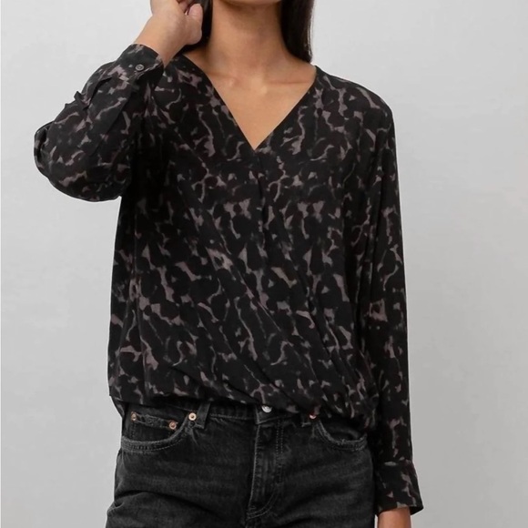 Rails Hillary Diffused Cheetah Animal Print Wrap Top Size S - Picture 1 of 14